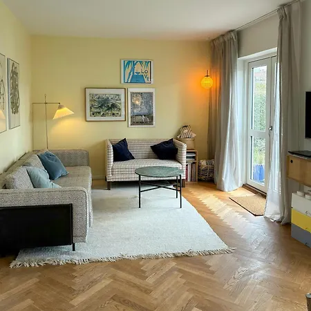 Townhouse With Art And Terrace Ferienhaus *