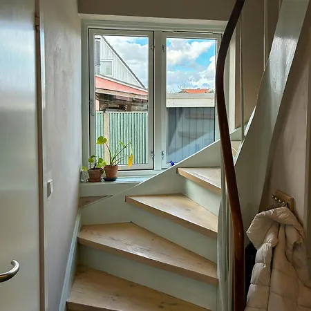 Feriehus Townhouse With Art And Terrace